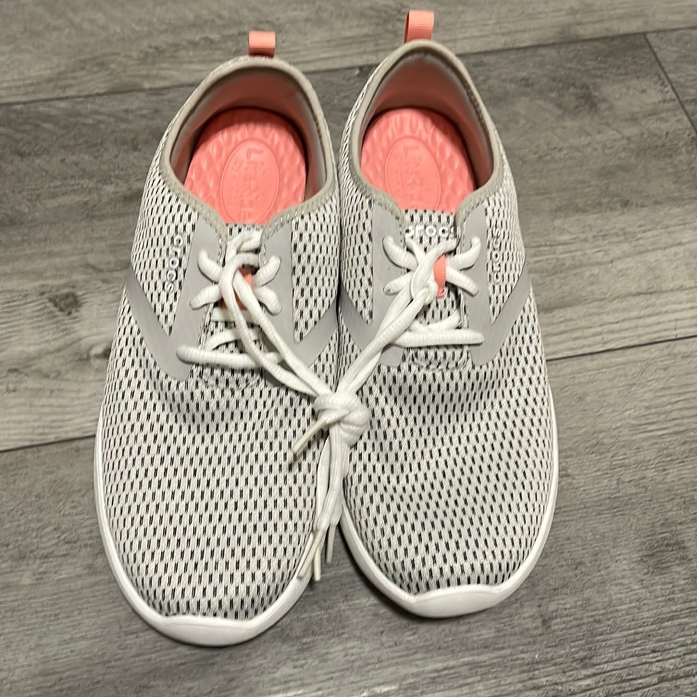 Crocs Womens Literide Mesh Lace-up Sneaker Sneaker 10 pearl white/white